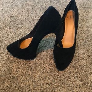 Suede Kelsi Dagger “Gracie” pump